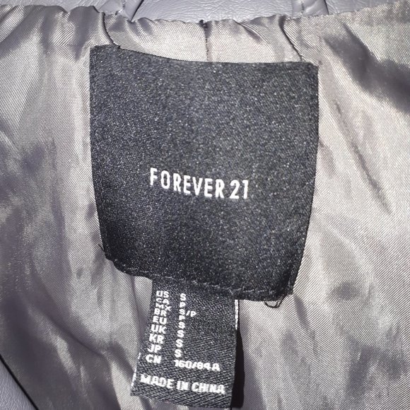 NWOT Forever 21 Faux Leather Bomber Jacket Size small - Picture 2 of 4